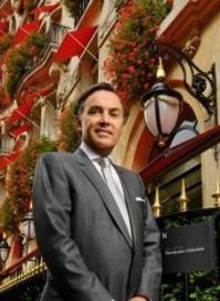 Le Plaza Athénée, antre des plaisirs