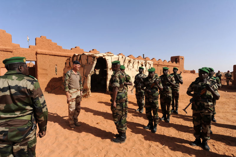 Mali : trois bases de l’armée françaises attaquées