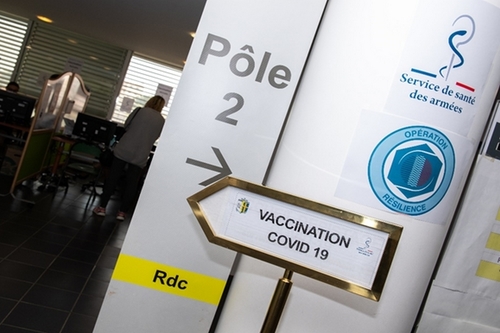 Covid-19 : les Armées renforcent leurs capacités de vaccination