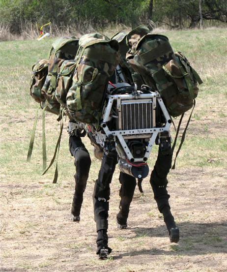 Quand les élèves officiers de Saint Cyr s’entraînent avec des robots