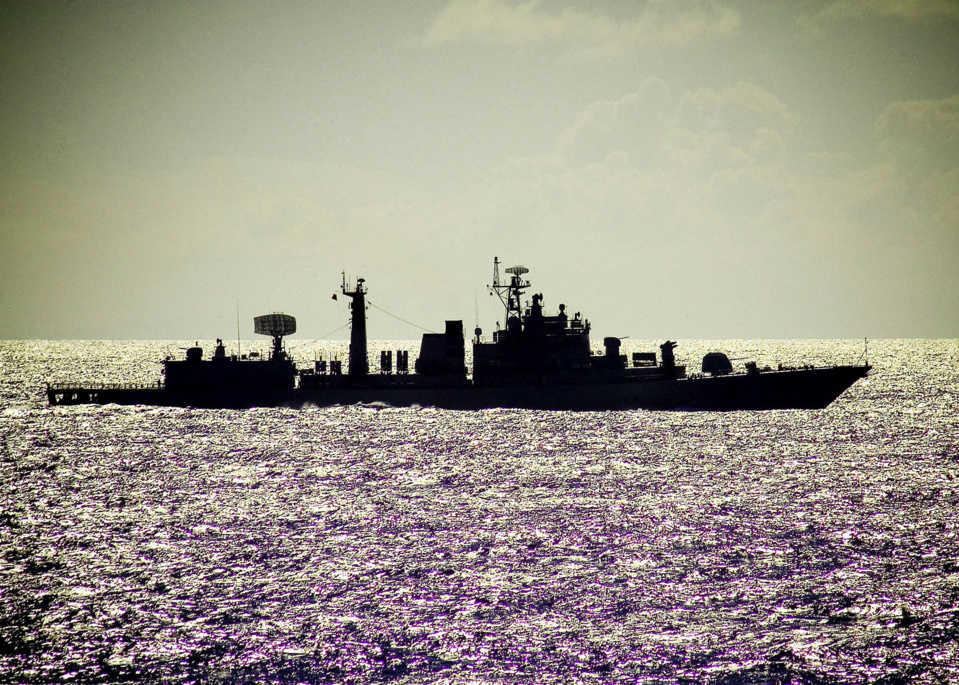 Chinese Navy destroyer Qingdao (DDG 113) U.S. Navy photo by Mass Communication Specialist 3rd Class Ben A. Gonzales