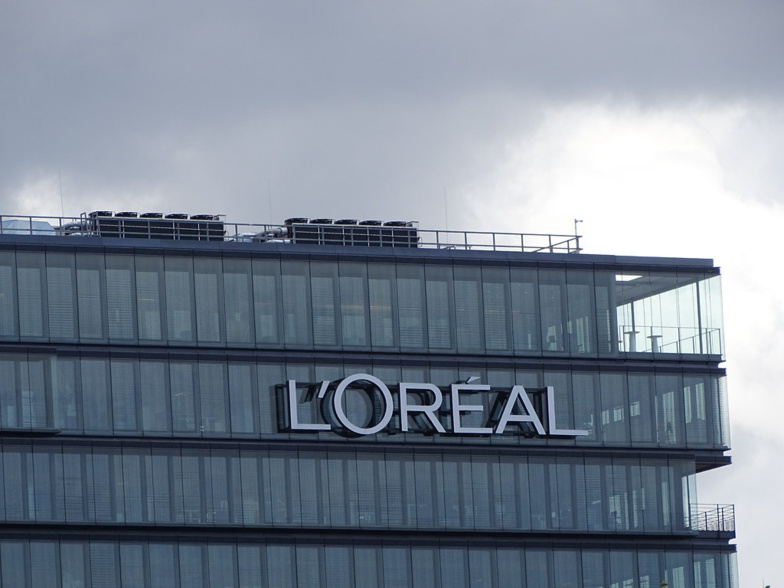 L’intelligence économique chez L’Oréal : un outil stratégique fondé sur de la veille L’intelligence économique chez L’Oréal : un outil stratégique fondé sur de la veille