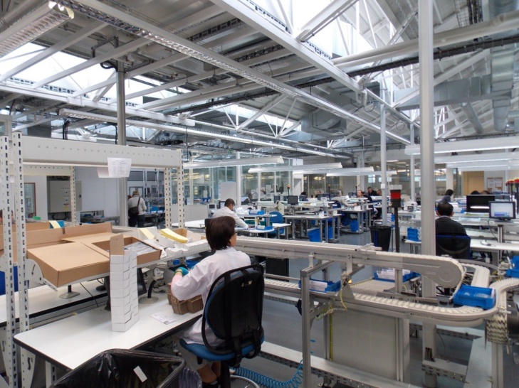 Optic 2000 : Reportage dans les coulisses de la fabrication des lunettes Optic 2000 : Reportage dans les coulisses de la fabrication des lunettes