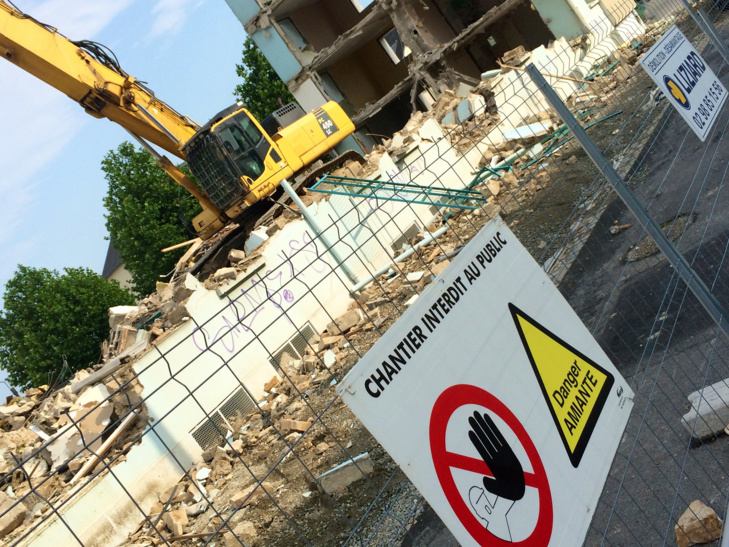 (Sous licence Creative Commons) (Sous licence Creative Commons)