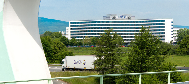 Guerre informationnelle : d’abord cible, Sanofi est à son tour accusé d'espionner ses employés