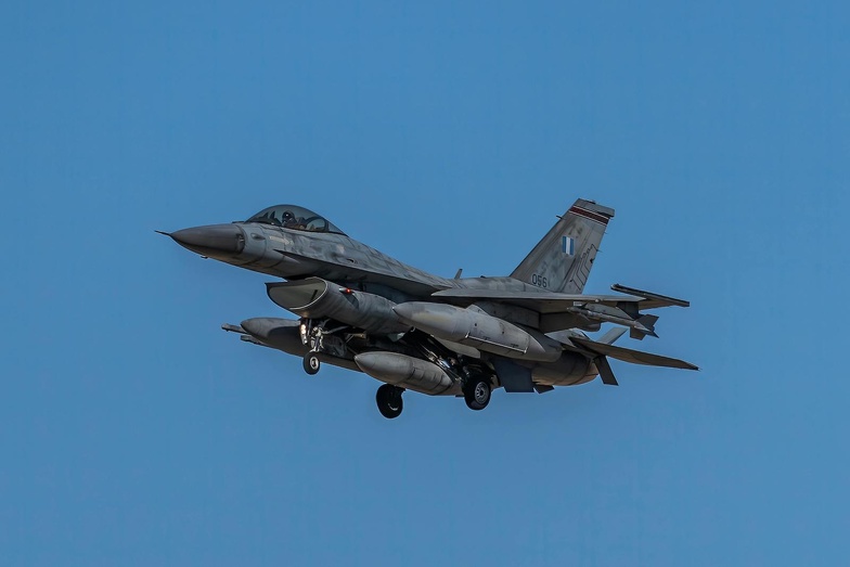 Le drone Kizilelma surpasse un F-16 lors d’un test aérien en Turquie Le drone Kizilelma surpasse un F-16 lors d’un test aérien en Turquie