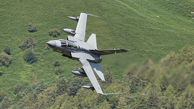 Royal Air Force (RAF) Panavia Tornado GR4 ZA607 EB-X - Wikimédia Common