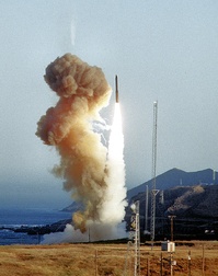 Minuteman III test launch - wikimédia Commons Minuteman III test launch - wikimédia Commons