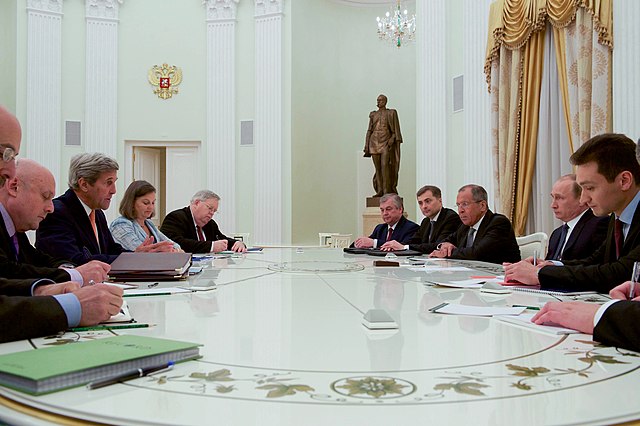 Salle de négociation au Kremlin - Wikimédia Commons
