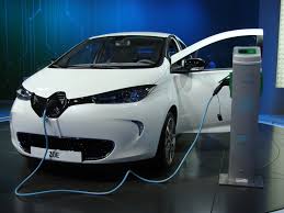 Les défis technologiques, environnementaux et industriels de la voiture électrique