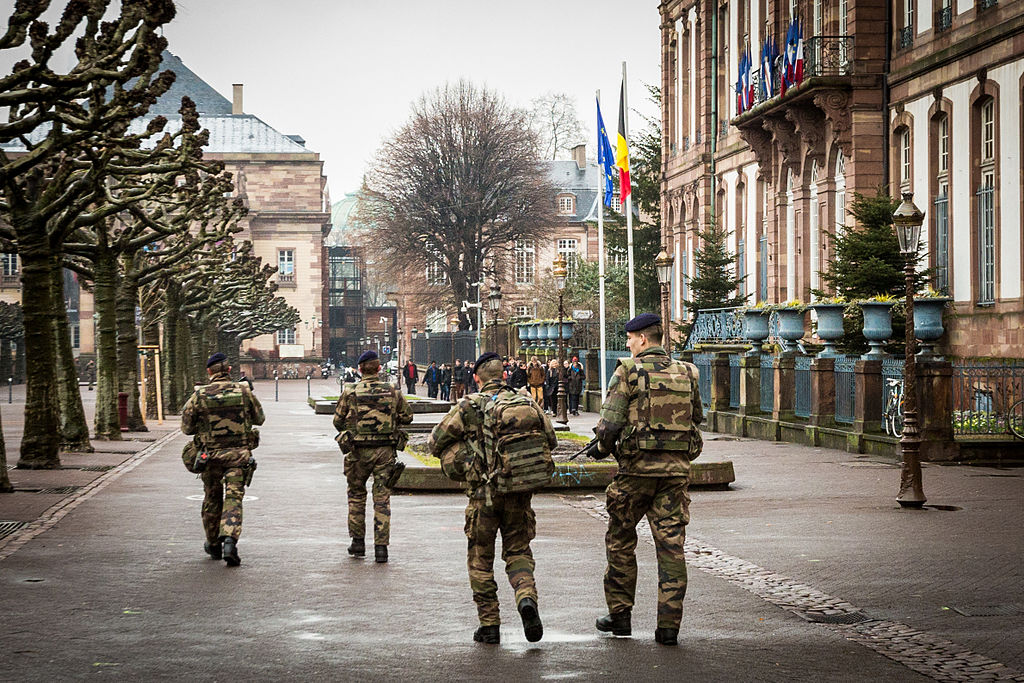 L'armée va prêter main forte aux forces de l'ordre pour faire respecter le confinement