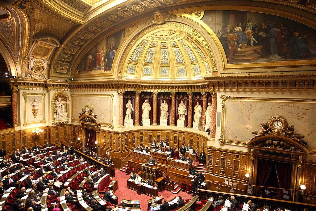 Intelligence économique : le Sénat passe la 3ème, l’Assemblée Nationale rétrograde.