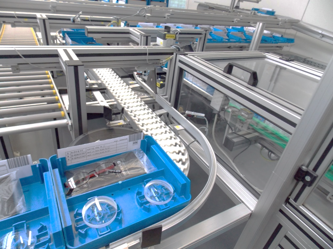 Optic 2000 : Reportage dans les coulisses de la fabrication des lunettes