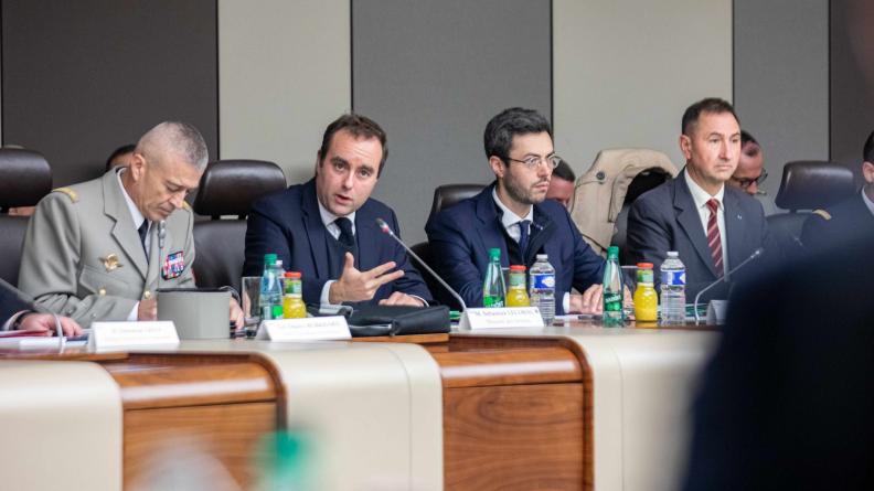 La Défense vise un objectif de 100.000 réservistes La Défense vise un objectif de 100.000 réservistes