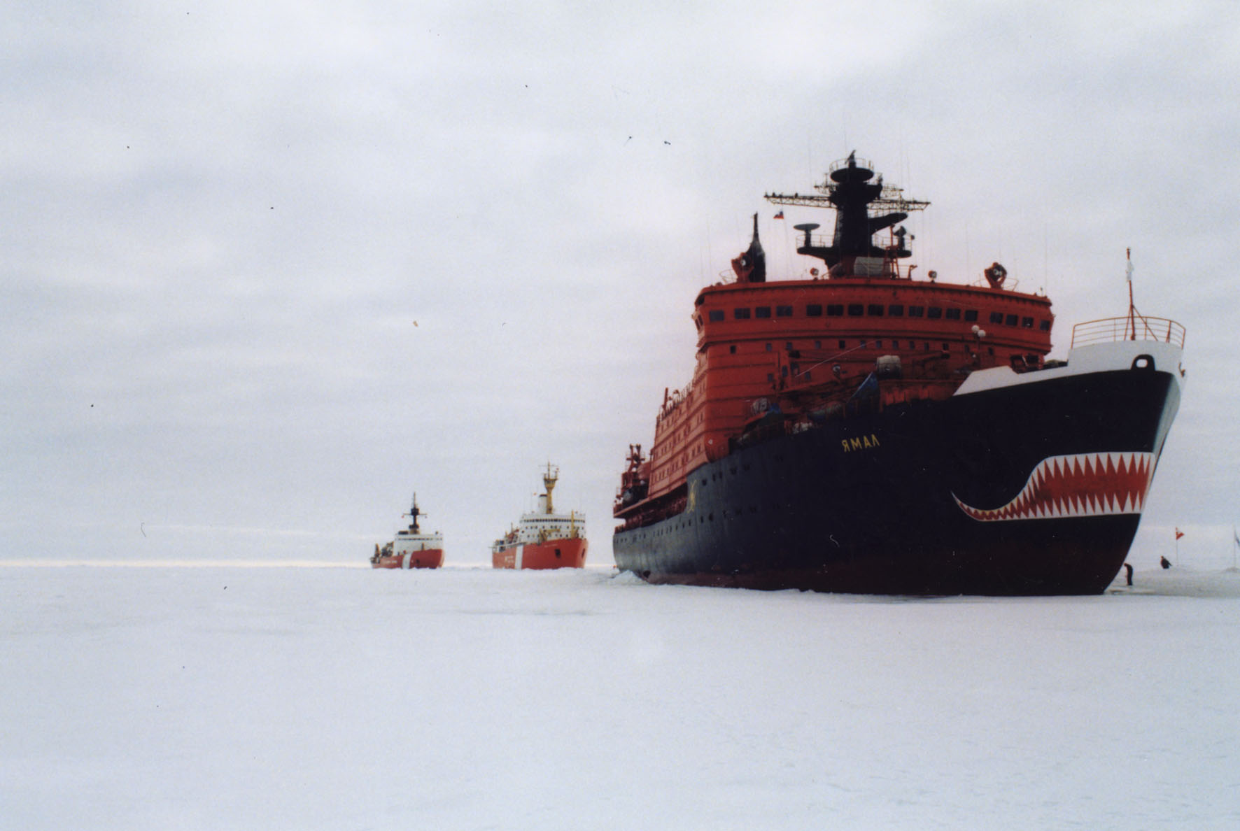 La Russie revendique plus d’un million de km2 et relance la « guerre froide » de l’Arctique.