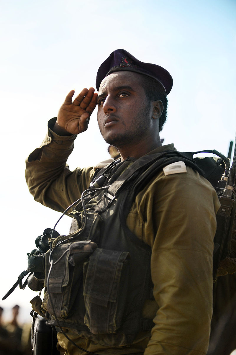 Un soldat de l'armée d'Israël. Equipé par la France ? Wikipedia