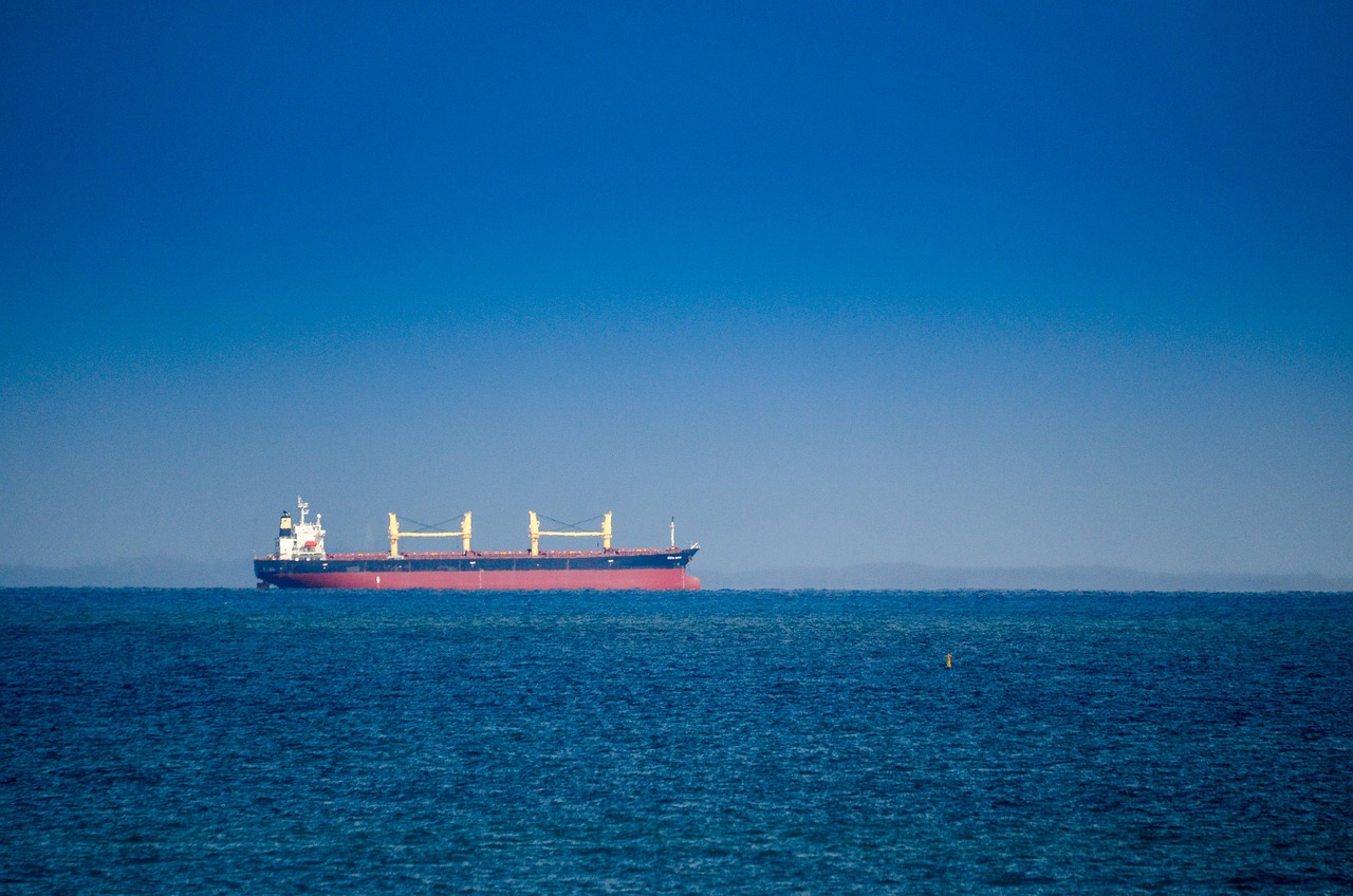 Un « bateau fantôme » saisi par la France : symbole de la guerre économique en mer