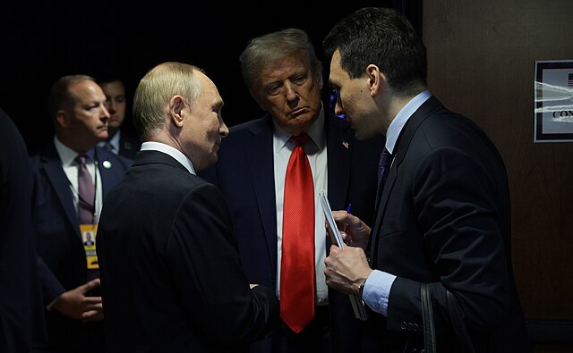 Donald Trump et Vladimir Poutine lors de leur rencontre en Alaska - Creative Commons