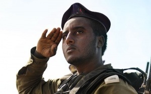 Un soldat de l'armée d'Israël. Equipé par la France ? Wikipedia