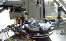 Optic 2000 : Reportage dans les coulisses de la fabrication des lunettes